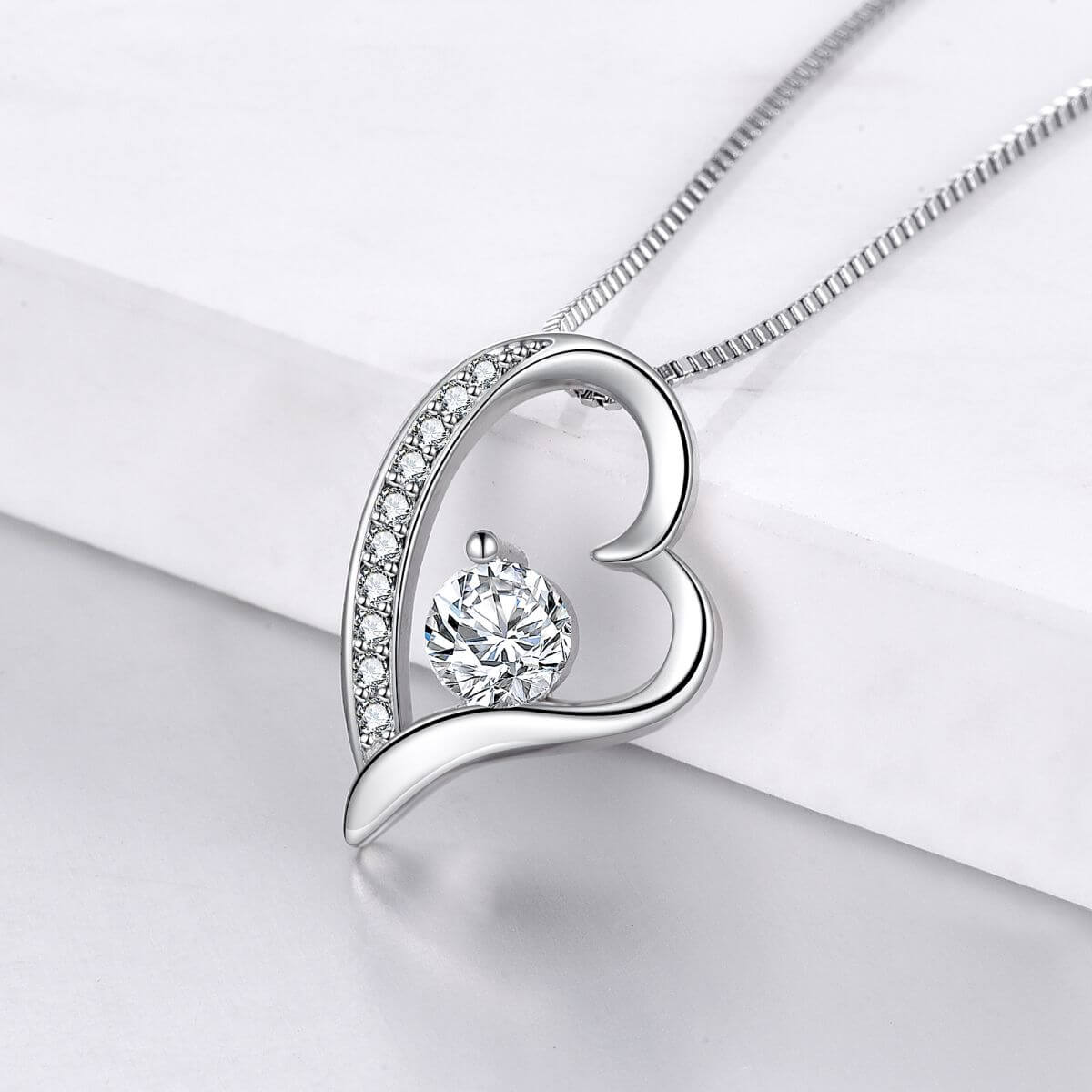 Eternal-Heart-Necklace-jewellery
